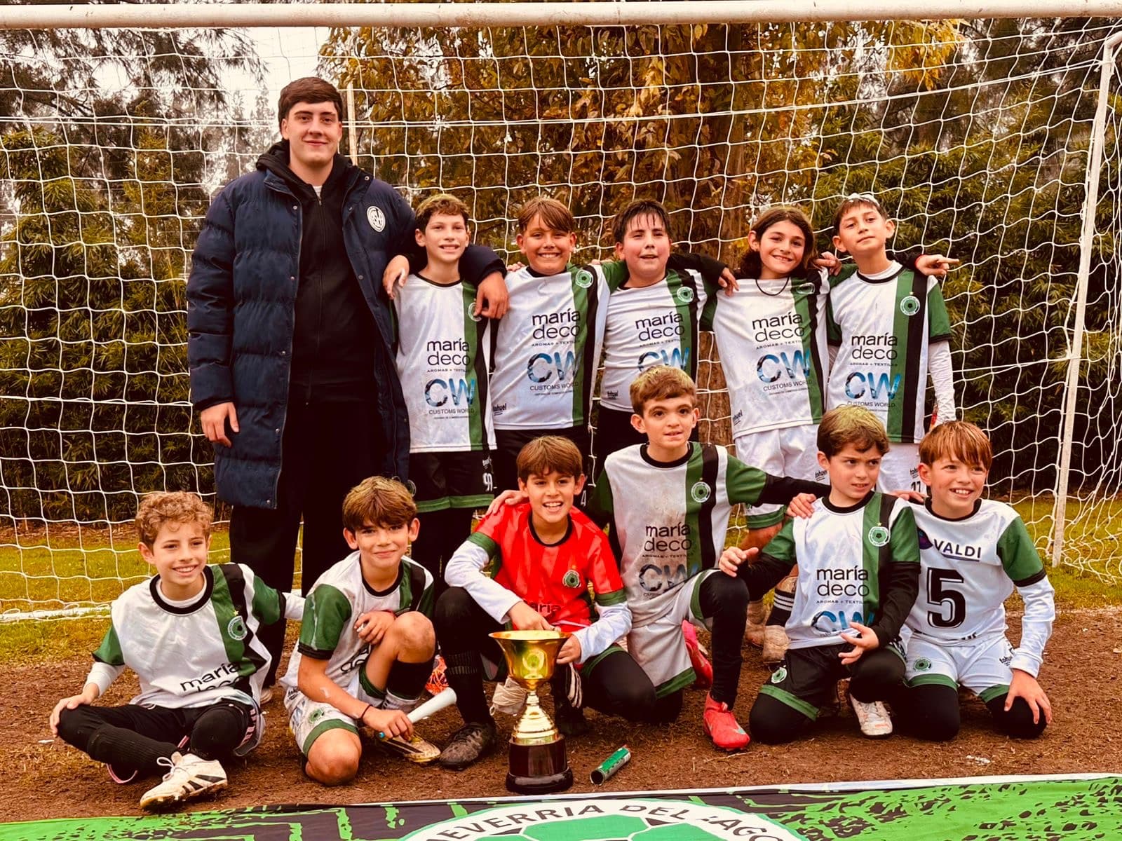 Plantel campeón de Echeverría del Lago — categoría Octava